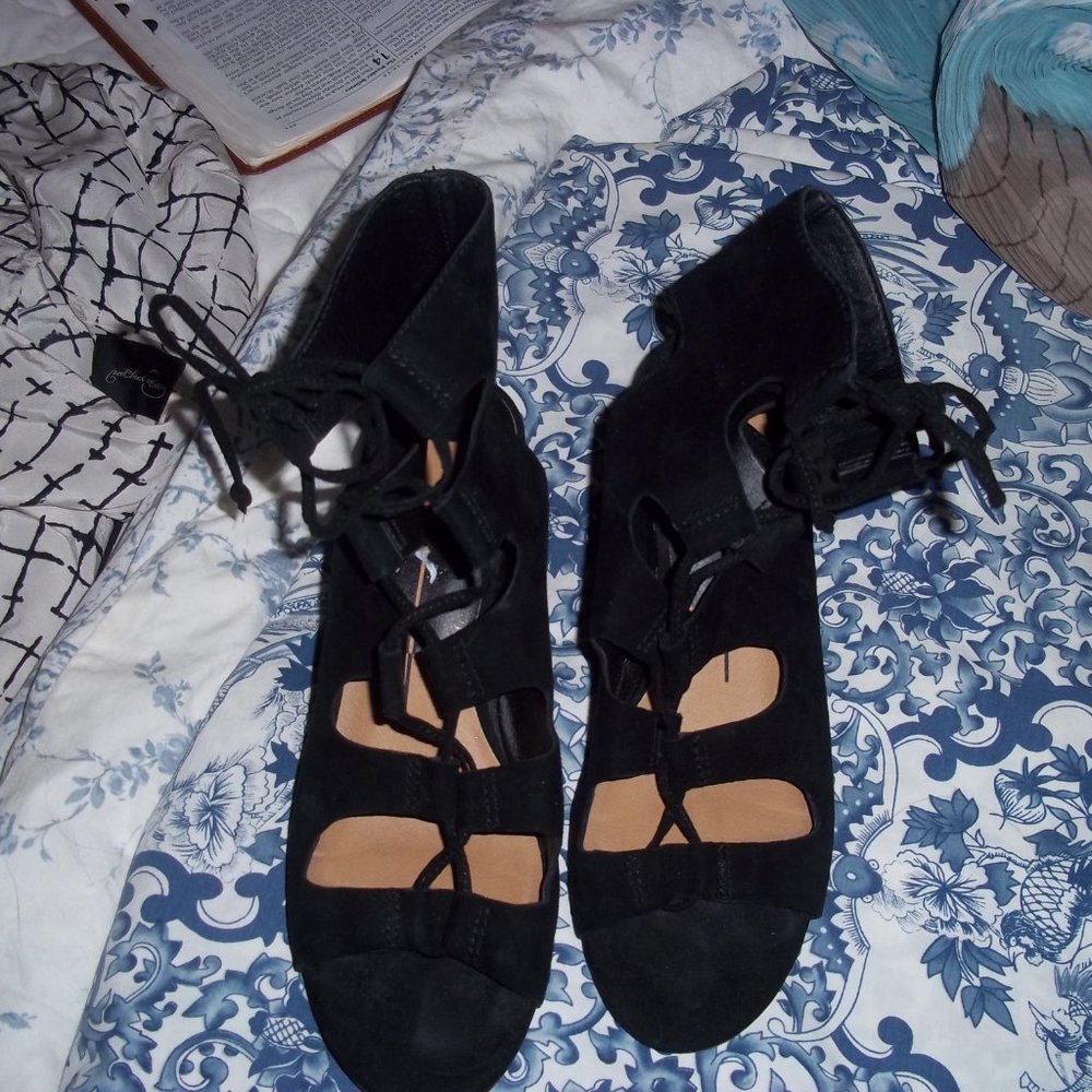 SANDLES - Picture 5 of 6